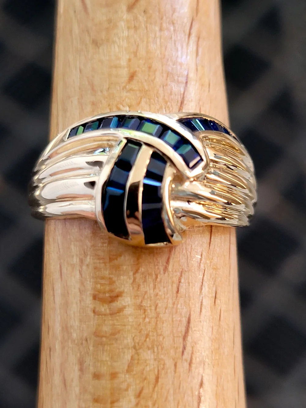 14K Yellow Gold Dark Blue Sapphire Dome Ring Size 7 - Solid Gold! 👌🎁